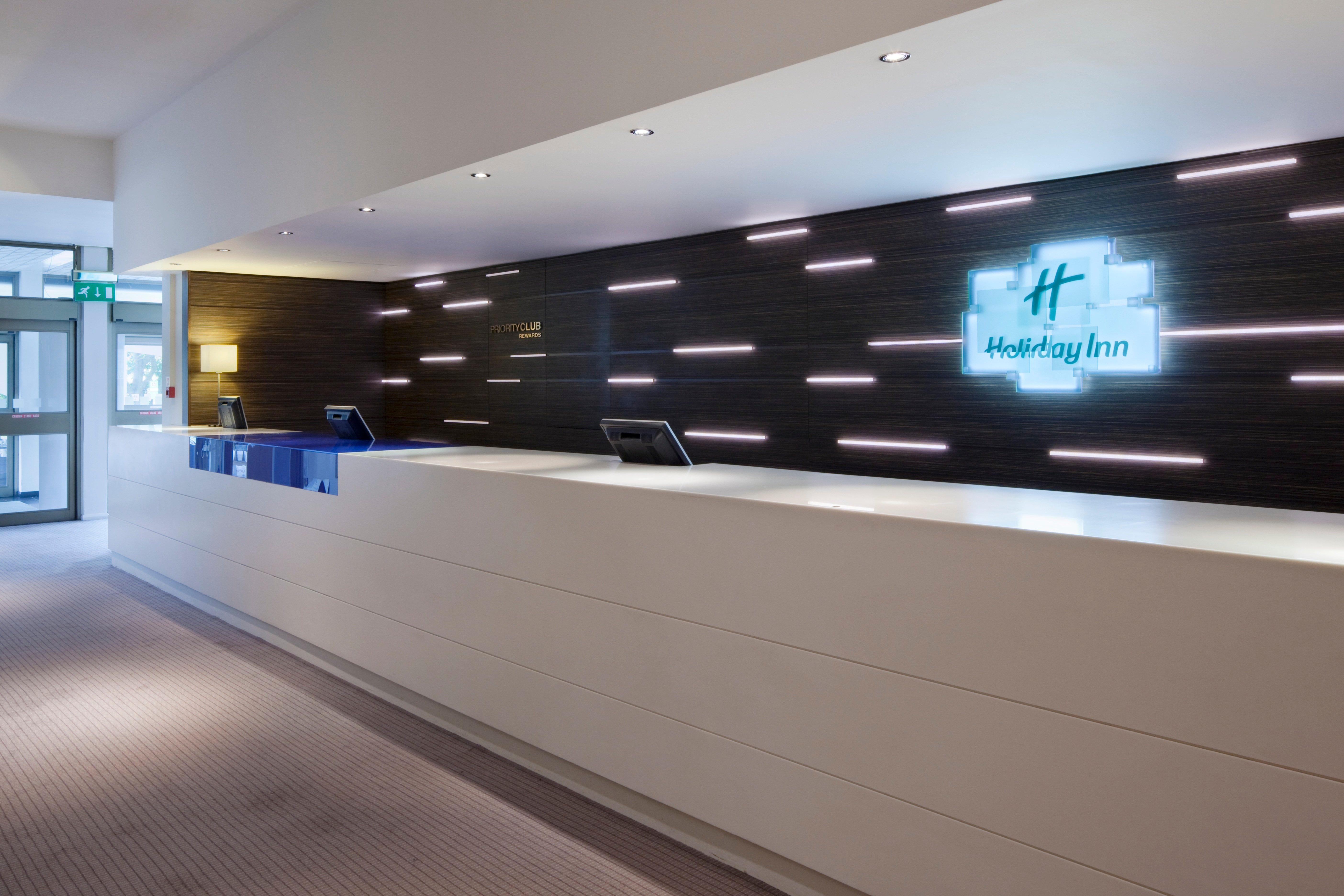 Holiday Inn Maidenhead Windsor, An Ihg Hotel Exterior foto